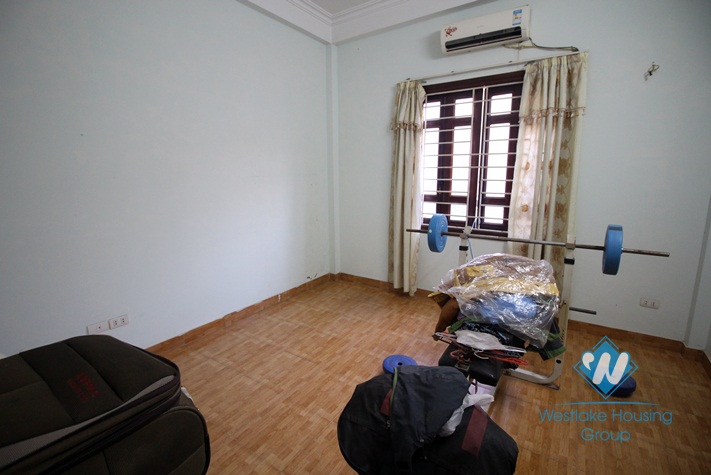 Cheap house for rent in Hoang Hoa Tham, Ba Dinh district, Ha Noi